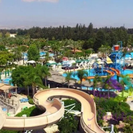 Franklin's Place, Modern 2 Bedroom, Sleeps 5 Limassol